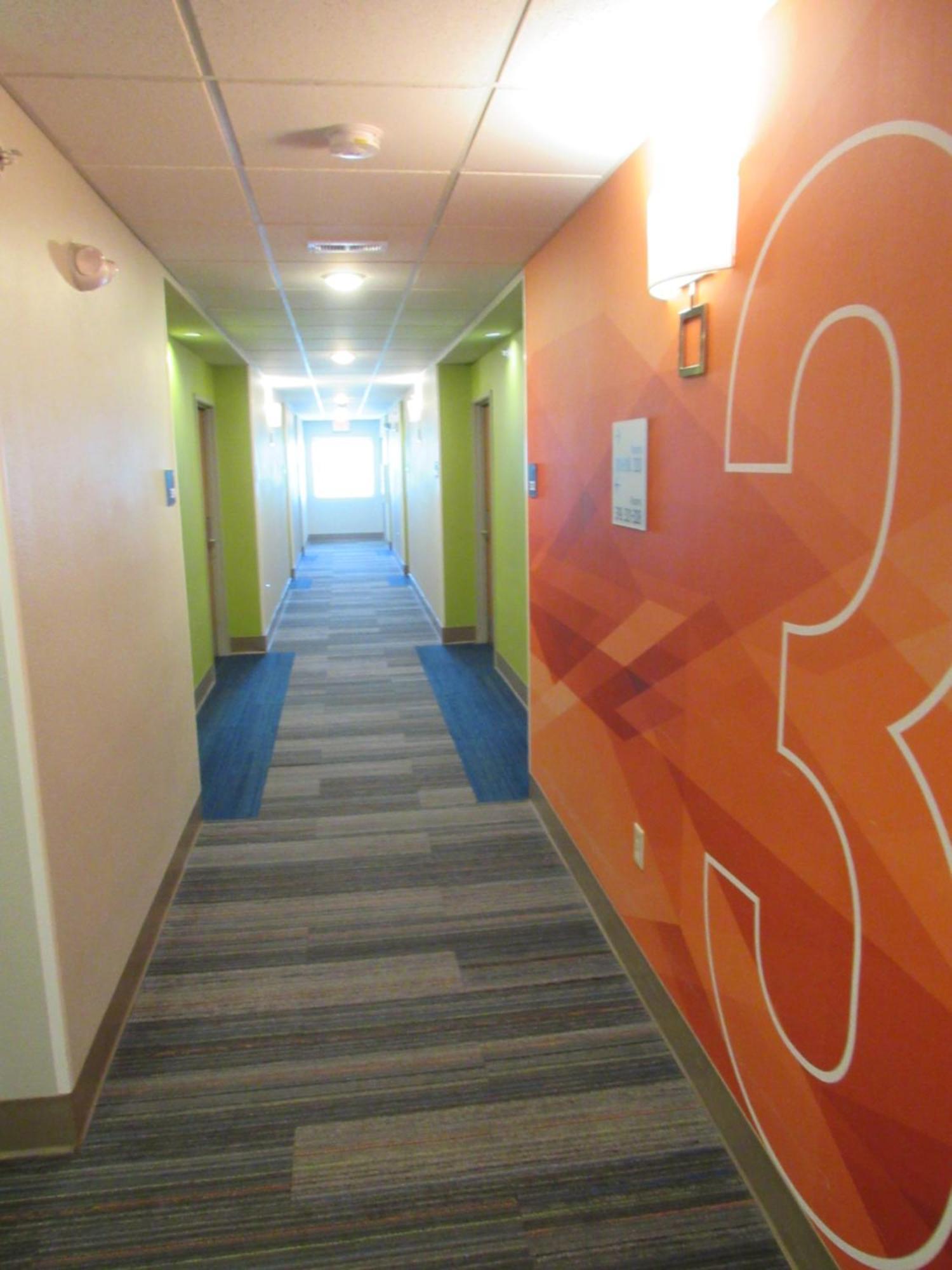 Holiday Inn Express Hotel & Suites Lincoln South By Ihg Exterior foto