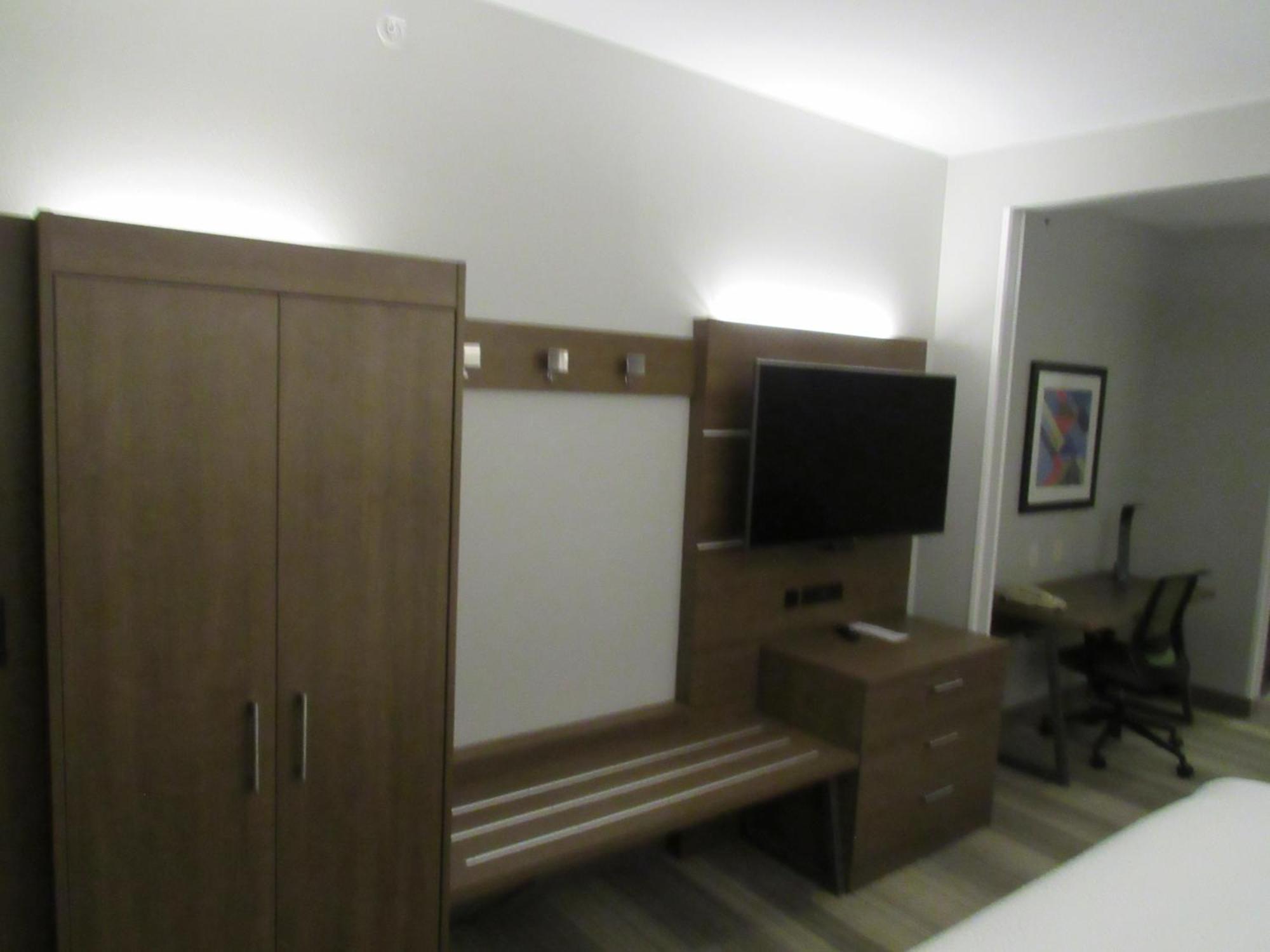 Holiday Inn Express Hotel & Suites Lincoln South By Ihg Exterior foto