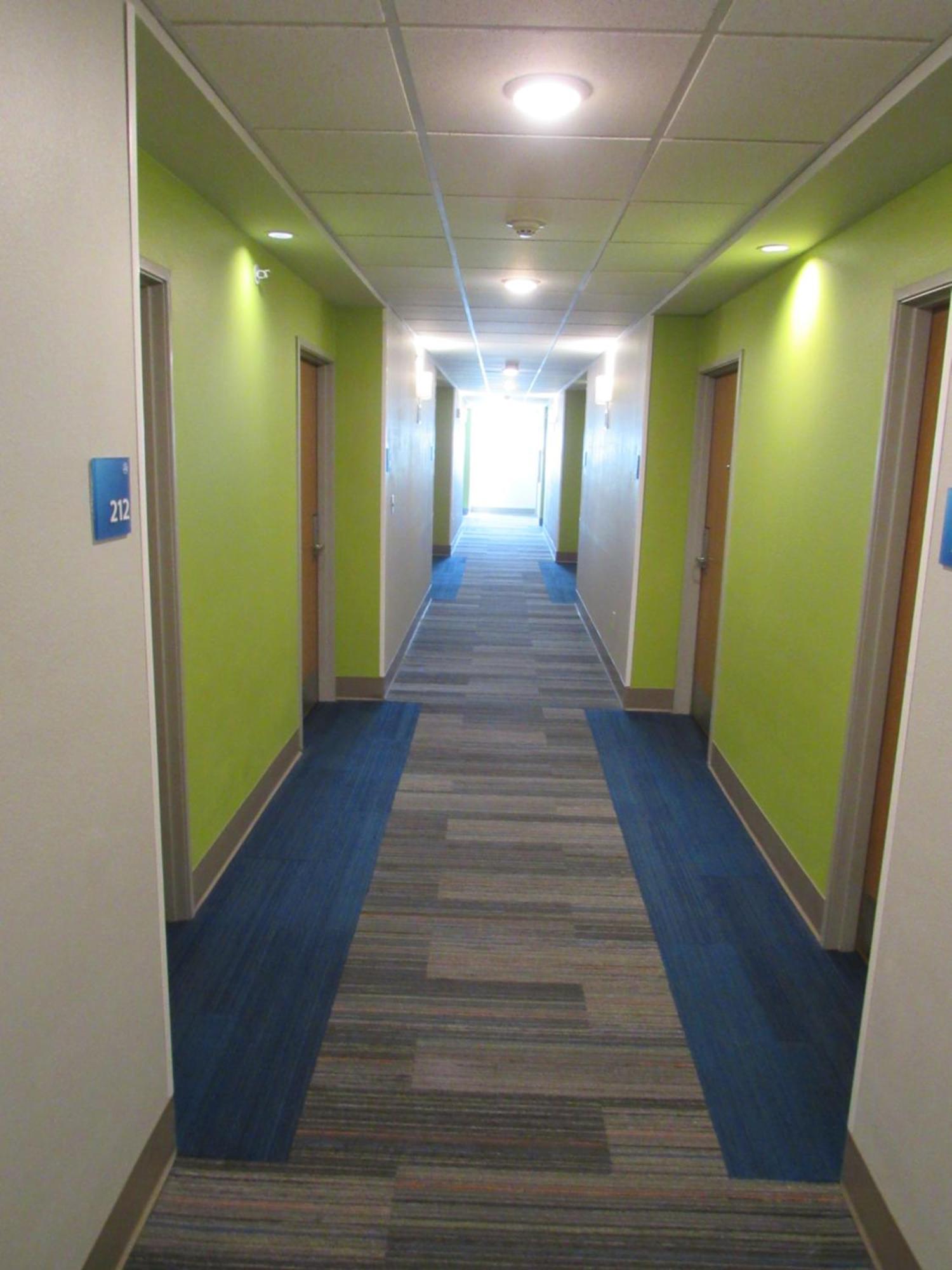 Holiday Inn Express Hotel & Suites Lincoln South By Ihg Exterior foto