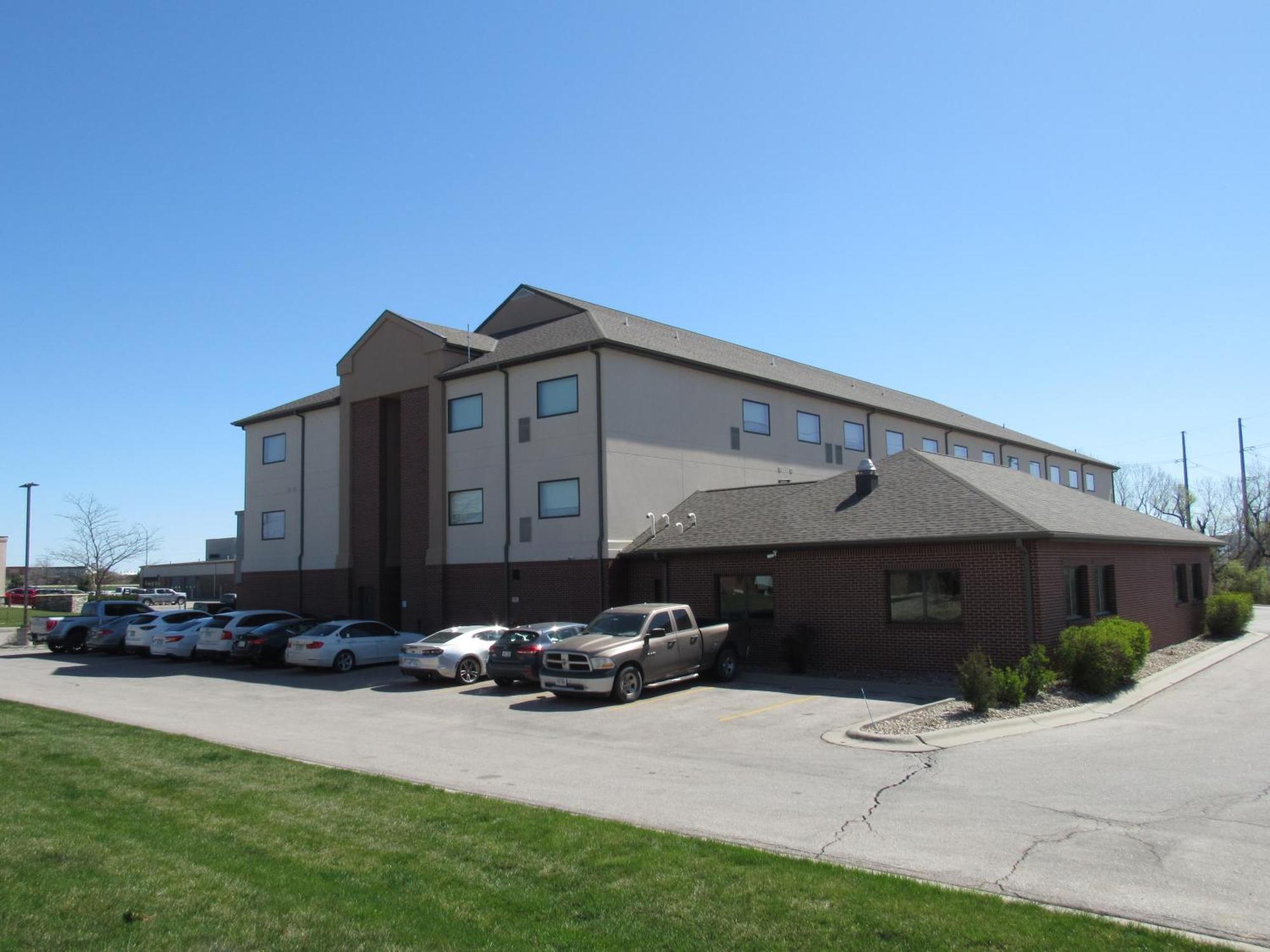 Holiday Inn Express Hotel & Suites Lincoln South By Ihg Exterior foto