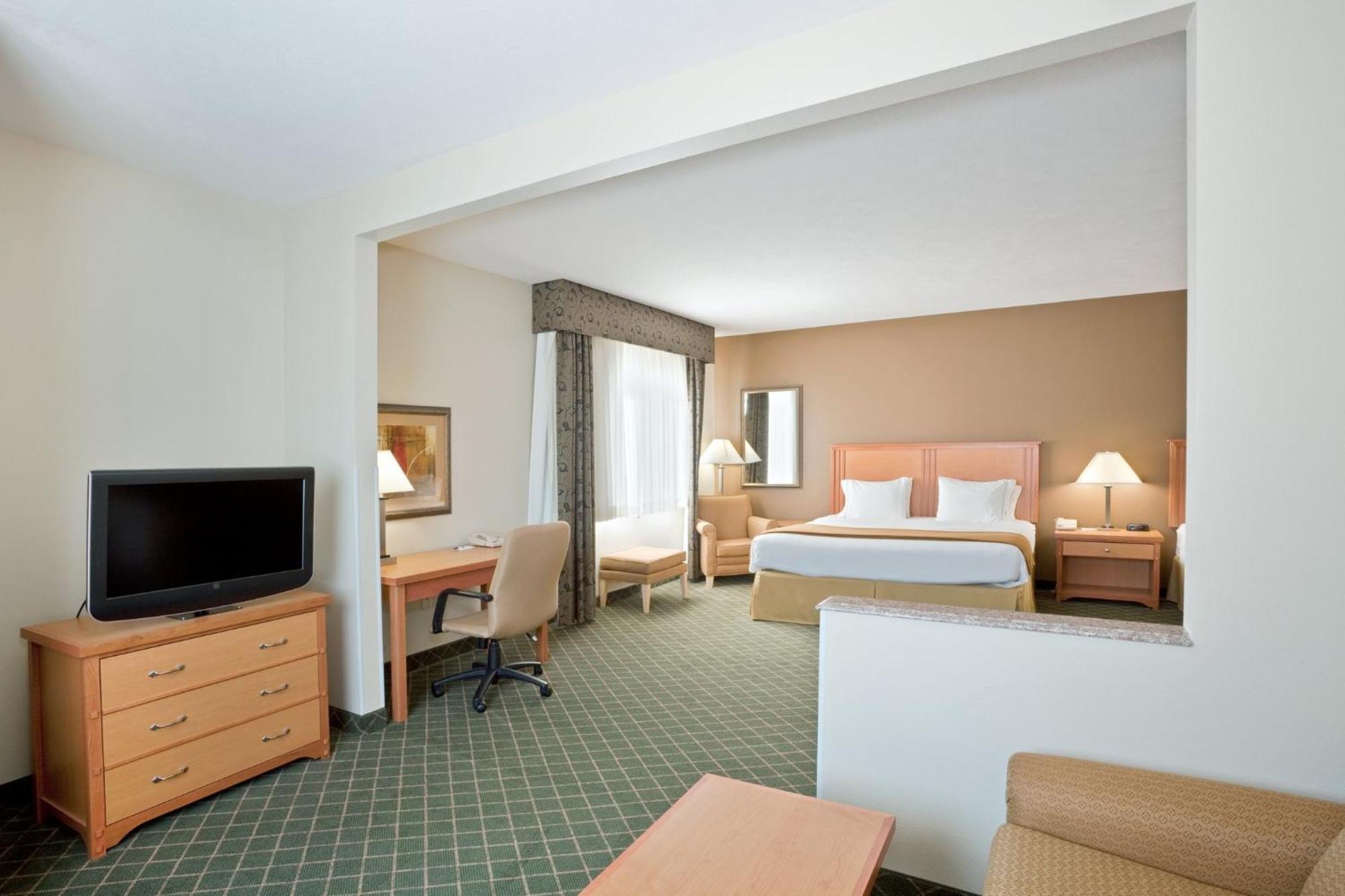 Holiday Inn Express Hotel & Suites Lincoln South By Ihg Exterior foto